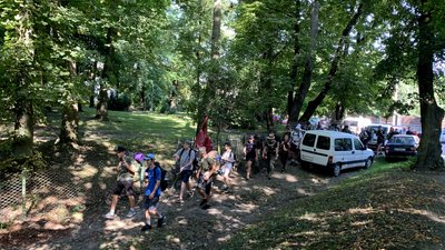 50 кілометрів пішки за 3 дні: молодь на Рівненщині торує "Стежки князів Острозьких" 50 кілометрів пішки за 3 дні: молодь на Рівненщині торує "Стежки князів Острозьких"