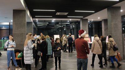 У Чернівцях відбулася благодійна виставка картин Гулька: виручені гроші віддали психлікарні У Чернівцях відбулася благодійна виставка картин Гулька: виручені гроші віддали психлікарні