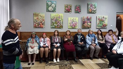 У місті на Тернопільщині відкрили виставку картин волонтерки з Білої Церкви