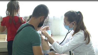 Медичні огляди для дітей, які йдуть до першого класу, попри карантин на Волині, не скасовані Медичні огляди для дітей, які йдуть до першого класу, попри карантин на Волині, не скасовані