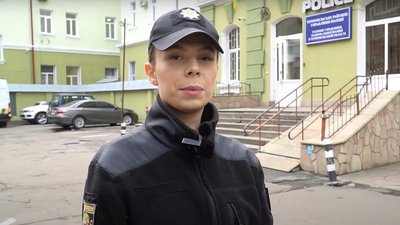 працівниця поліції