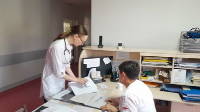 У Херсоні після проходження інтернатури залишилися працювати п'ять медиків У Херсоні після проходження інтернатури залишилися працювати п'ять медиків