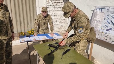 Приватних підприємців у військоматі прирівняли до безробітних: історія підприємця Сергія Зосименка