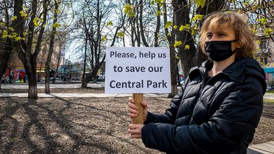 Будівництво ресторану в центральному сквері Кропивницького. Дерева обіцяють зберегти, не всі вірять Будівництво ресторану в центральному сквері Кропивницького. Дерева обіцяють зберегти, не всі вірять