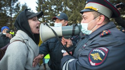 У містах Росії проходять акції протесту на підтримку Навального, затримані понад тисячу людей У містах Росії проходять акції протесту на підтримку Навального, затримані понад тисячу людей