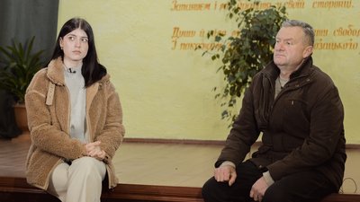 "Боїмося навіть вийти з дому" — як живе село Нові Вирки на Сумщині за кілька кілометрів від РФ "Боїмося навіть вийти з дому" — як живе село Нові Вирки на Сумщині за кілька кілометрів від РФ