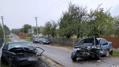 На Рівненщині троє неповнолітніх травмувались в аварії На Рівненщині троє неповнолітніх травмувались в аварії