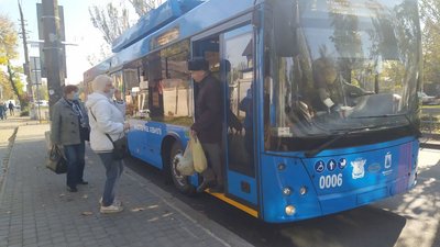 У Миколаєві тимчасово збільшили кількість тролейбусів. За якими маршрутами курсуватимуть