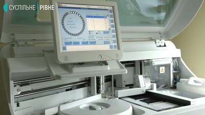 У діагностичному центрі в Рівному на COVID вирішили перевірити усіх працівників У діагностичному центрі в Рівному на COVID вирішили перевірити усіх працівників