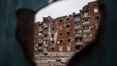 Зруйнований будинок в селищі Очеретине