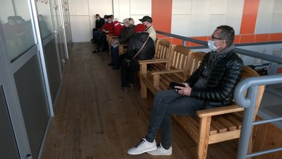 У Рівному – черги на вакцинацію. Чому так сталося У Рівному – черги на вакцинацію. Чому так сталося