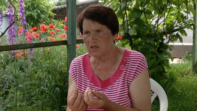 "Голими руками дістала з грудей кулю": жителі окупованого Льгову врятували жінку "Голими руками дістала з грудей кулю": жителі окупованого Льгову врятували жінку
