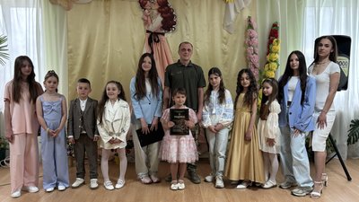 Вихованці вокального гуртка SOLO комунальної установи "Крижопільський будинок школярів"