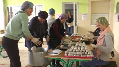 "Байрактарчики" з Голиня. Як на Калущині виготовляють енергетичні батончики на передову "Байрактарчики" з Голиня. Як на Калущині виготовляють енергетичні батончики на передову