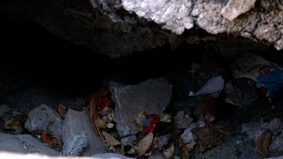 У Рівному на одній з вулиць під асфальтом утворилася яма. Що кажуть комунальники У Рівному на одній з вулиць під асфальтом утворилася яма. Що кажуть комунальники