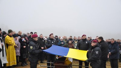 На Черкащині поховали поліцейського, який загинув в авіакатастрофі На Черкащині поховали поліцейського, який загинув в авіакатастрофі
