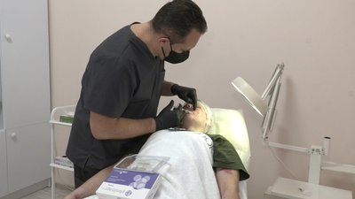 "Неопалимі": як у Львові працює проєкт медичної естетичної допомоги травмованим на війні "Неопалимі": як у Львові працює проєкт медичної естетичної допомоги травмованим на війні