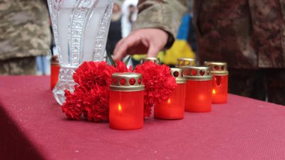 В Умані відкрили меморіальну дошку захиснику В Умані відкрили меморіальну дошку захиснику