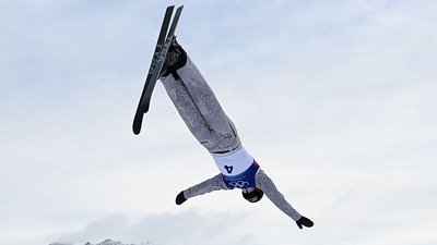 Дмитро Котовський виконує тренувальний стрибок перед стартом на Олімпіаді-2026