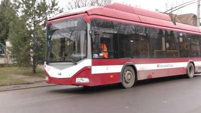 "Дуже багато жінок хочуть працювати". Як у Франківську вчать на водіїв тролейбусів "Дуже багато жінок хочуть працювати". Як у Франківську вчать на водіїв тролейбусів
