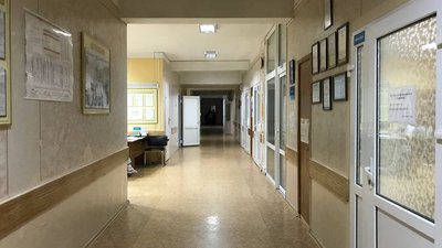 На Житомирщині дев'ятеро учнів гімназії потрапили до лікарні з підозрою на отруєння побутовою хімією На Житомирщині дев'ятеро учнів гімназії потрапили до лікарні з підозрою на отруєння побутовою хімією