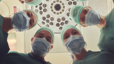 Франція запровадить кримінальну відповідальність за "тести на незайманість"