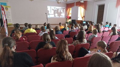 У Кропивницькій гімназії учням розповіли про трагедію Бабиного Яру