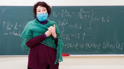 В Одесі відсторонили від роботи майже 600 працівників освіти через відсутність щеплення від COVID-19