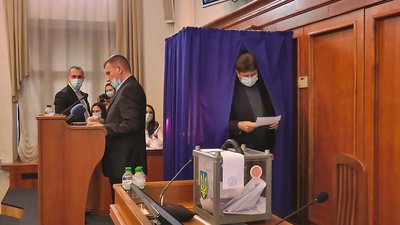 Голову Кіровоградської облради та його заступників обирали 4 години