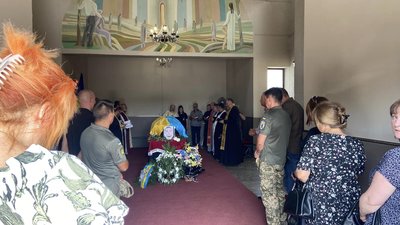На Закарпатті попрощалися із полеглим на війні Денисом Русноком