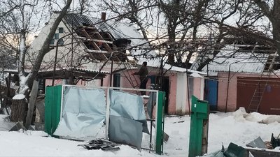 Лагодять пошкоджені оселі та відновлюють електропостачання: на Кіровоградщині долають наслідки ракетної атаки