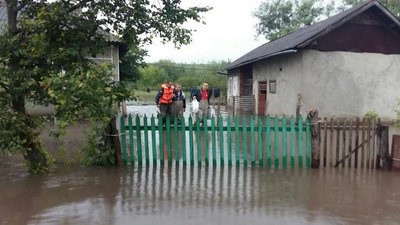 Підтопило 11 районів. Наслідки негоди на Прикарпатті (оновлено)