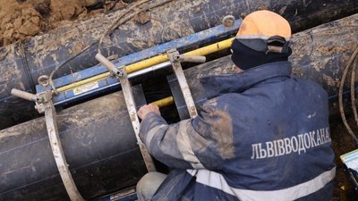 Працівник "Львівводоканалу"