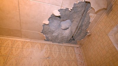 "Це мій дім": як живе чоловік на Північній Салтівці без опалення, газу та води "Це мій дім": як живе чоловік на Північній Салтівці без опалення, газу та води