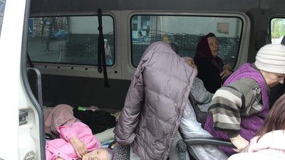 В Умань евакуювали людей з-під обстрілів В Умань евакуювали людей з-під обстрілів