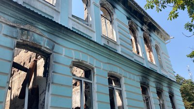 В Ізюмі запрацювала мобільна амбулаторія:
чи вистачає лікарів В Ізюмі запрацювала мобільна амбулаторія:
чи вистачає лікарів