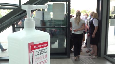 "Приходять заздалегідь": чому у харківському центрі адмінпослуг збираються черги відвідувачів