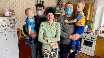 У Гуляйполі двох дітей з палаючого будинку врятували сусіди