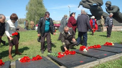 В Онуфріївському районі перепоховали бійців, які загинули у 1943 році В Онуфріївському районі перепоховали бійців, які загинули у 1943 році