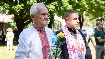 В Ужгороді вшанували пам’ять жертв політичних репресій комуністичного режиму В Ужгороді вшанували пам’ять жертв політичних репресій комуністичного режиму