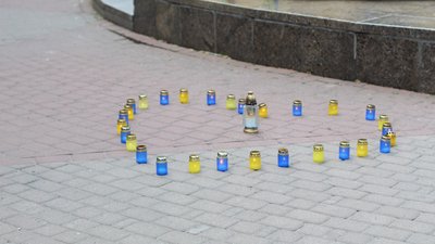 Вшанували пам’ять загиблих під час війни дітей. В Івано-Франківську провели тихий перформанс