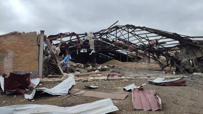 "Плануємо відстраювати, повертатися на наші землі". Історія фермерки з Оріхова "Плануємо відстраювати, повертатися на наші землі". Історія фермерки з Оріхова