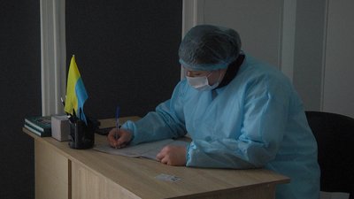 Результат тесту — за 15 хвилин: на КПВВ Новотроїцьке безкоштовно тестують на COVID-19 Результат тесту — за 15 хвилин: на КПВВ Новотроїцьке безкоштовно тестують на COVID-19