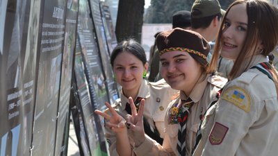 У Житомирі пластуни відкрили вуличну виставку "Не зрадили своїх присяг"