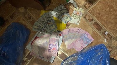 500 доларів за додаткові голоси. На Сумщині вручили підозру кандидату у депутати - прокуратура 500 доларів за додаткові голоси. На Сумщині вручили підозру кандидату у депутати - прокуратура