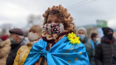 У центрі Харкова відтворили атмосферу Майдану до восьмої річниці Революції Гідності У центрі Харкова відтворили атмосферу Майдану до восьмої річниці Революції Гідності