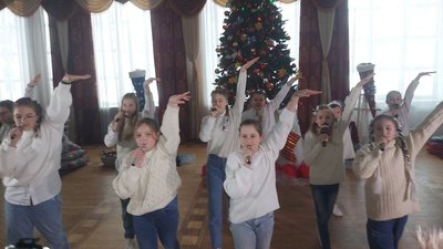 Концерт та подарунки. Дітям військових з Сумщини влаштували свято