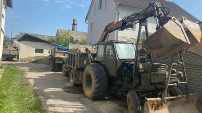 Вночі на Дністрі: прикарпатські поліцейські затримали трьох крадіїв гравію Вночі на Дністрі: прикарпатські поліцейські затримали трьох крадіїв гравію