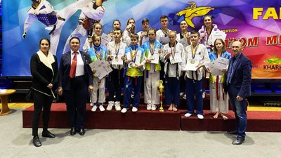 Команда спортсменів з Дніпра перемогла на чемпіонаті України з тхеквондо
