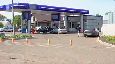 По талонах і для спецтехніки: ситуація з пальним у Прилуках